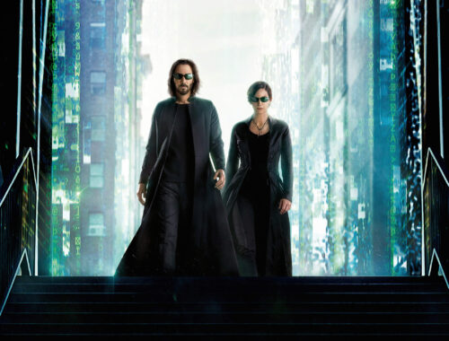 Homem e mulher caminhando. Filme Matrix / Reprodução hdqwalls
