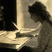 Mulher escrevendo - Mulheres na literatura / Reprodução